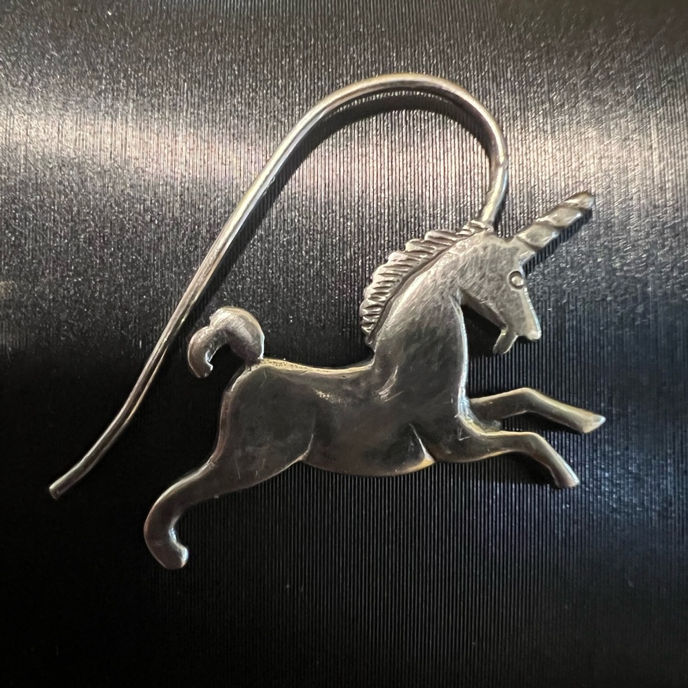 Sterling silver unicorn earring (single) - vintage 80s